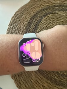 Apple Watch Series 11 , OLED, Dotyková obrazovka, 64 GB, Wi-Fi, GPS, 29,7 g Fotografie od zákazníka č. 1