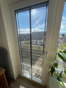 Sekey Insektenschutz Magnetisches Fliegengitter für Balkon ohne Bohren Mückenschutz Tür, Fliegenvorhang mit Magnetverschluss für Balkontür 70x200 cm Kunden-Foto 2