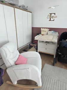 okwish Schaukelstuhl Relaxsessel Posterstuhl mit Fußstütze,für den Innenbereich mit hoher Rückenlehne,dicke Polsterung,Weiß Kunden-Foto 4