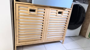 COSTWAY Doppio cesto girevole per il bucato, 75 L di bambù per il bucato con 2 contenitori rimovibili, mobile per il bucato autoportante naturale Foto del cliente 3
