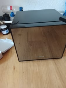 Mini lodówka Klarstein Happy Hour LED, 9 litrów, zakres temperatur 5-15 °C, kolor czarny, wymiary: 33,5 x 30 x 34 cm (szerokość x wysokość x głębokość) Zdjęcie produktu od klienta nr 2
