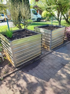 DELUKE® Hochbeet aus Cortenstahl ISAK | unten offen | Pflanzenbeet Gartenbeet Metall Blumenbeet Beet hoch Frühbeet für Garten Gemüsebeet, 100x40x45cm Kunden-Foto 1