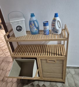 COSTWAY, cesta de ropa, organizador de ropa con 2 compartimentos de bambú, clasificador de ropa con 2 estantes y bolsas para ropa, caja de ropa, 80 x 30 x 92 cm, color natural Foto del cliente 2