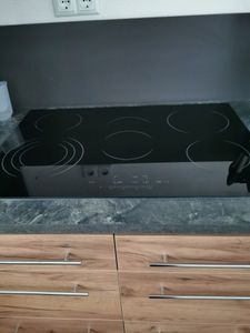 Płyta szklano-ceramiczna AREBOS 77 cm | 5 stref gotowania 8700 W | Sensor Touch Zdjęcie produktu od klienta nr 1