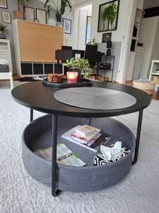 VASAGLE Couchtisch rund,  Wohnzimmertisch mit Korb aus Stoff, modern, Mattweiß Kunden-Foto 1