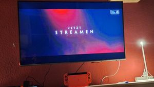 Samsung Q60D QE43Q60DAU, 109,2 cm (43"), 3840 x 2160 Pixel, QLED, Smart-TV, WLAN, Titan Kunden-Foto 2