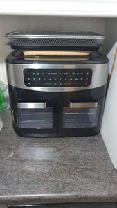 Fritownica bezolejowa Airfryer o pojemności 12 litrów, z podwójną komorą i oknem umożliwiającym podgląd, wyposażona w 2 oddzielne kosze, funkcję Dual Cook, synchronizacji zakończenia gotowania, bezolejowe smażenie, moc 2600W, sterowanie cyfrowe, oszczędność czasu Zdjęcie produktu od klienta nr 1