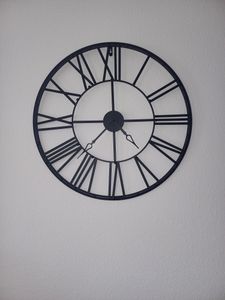 Atmosphera Créateur d'intérieur® Große schwarze Metalluhr - 70 cm - Wanduhr - Römische Ziffern - Industrie - Retro - Klassisch Kunden-Foto 1
