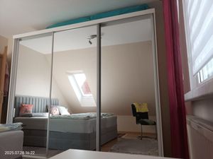Schwebetürenschrank Kleiderschrank Schrank 203cm Grau/Grau mit zwei Spiegeln MILAN Kunden-Foto 4