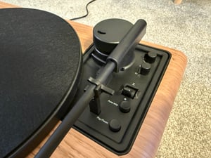 Thomson mic300tt micro chain 60w bluetooth 5.0 s integrovaným přehrávačem - cd přehrávač, fm rádio, usb přehrávač (mp3) - dálkové ovládání - barva dřevo/černá Fotografie od zákazníka č. 2