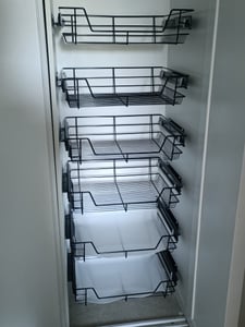 ACXIN 4X teleskopická zásuvka 60 cm, systém s kovovým rámem, vhodná do skříněk o šířce 60 cm, šířka koše 57 cm, výsuvný kuchyňský koš, černý Fotografie od zákazníka č. 1