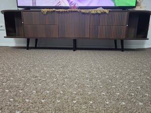 Merax Ovaler TV-Ständer  mit 4 Schubladen und 2 Rolltüren, TV Möbel bis 80 Zoll mit separaten Schrankfach, Lowboard Wohnzimmerschrank, Walnuss Kunden-Foto 1
