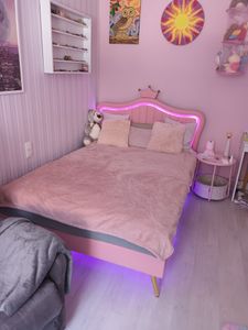 Flieks Polsterbett 140x200cm mit Lattenrost, Jugendbett Kinderbett mit Led, Doppelbett mit Kronenformung, Holzbett Klassisches Bett, PU, Rosa Kunden-Foto 1