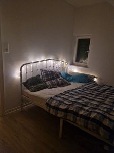 Metalowa rama łóżka Yaheetech, zagłówek z motywem korony, rama łóżka w stylu vintage 90 x 200 cm, czarna Zdjęcie produktu od klienta nr 1