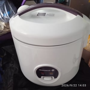 REISHUNGER Reiskocher & Dampfgarer mit Keramikbeschichtung - Für 1-6 Personen - Schnelle Zubereitung ohne Anbrennen - Mit Warmhaltefunktion inkl. Dämpfeinsatz, Löffel & Messbecher, Weiß Kunden-Foto 3