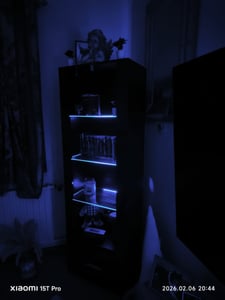 Vetrina SONNI bianco lucido 55x35x172cm con illuminazione a LED e cassetto，vetrina，vetrina，vetrine Foto del cliente 1