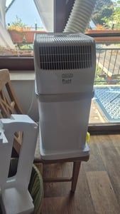 De’Longhi PAC ES72 PINGUINO COMPACT tragbare Klimaanlage mit Abluft, bis 60qm, 65 dB, weiß Kunden-Foto 5