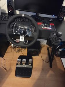 Logitech G G920 Driving Force Noir USB 2.0 Volant + pédales Analogique/Numérique PC, Xbox One, Xbox Series S, Xbox Series X Photo du client 1