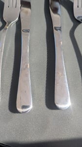Steakbesteck,24-teilig Edelstahl Steakbesteck Set für 12 Personen, Silber Steakmesser und Steakgabeln, Hochwertig Messer Gabeln Set für Pizza/Steak, Rostfrei & Spülmaschinenfest Kunden-Foto 1