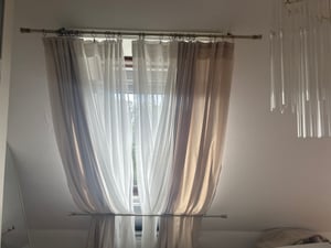 LOFT Jednořadá garnýž 140 cm 19 mm kovová záclonová tyč CAPRI, kroužky s žabkami, montážní sada, antická zlatá Fotografie od zákazníka č. 1
