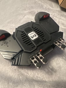 4000mAh Controller mit 2 Gaming Handschuhen PUBG Fortnite Call of Duty Mechanischer Trigger, Akku, Telefonkühler Kunden-Foto 2