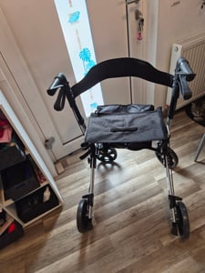KESSER® Rollator Aluminium faltbar, höhenverstellbar & bis 136 kg belastbar Kunden-Foto 1