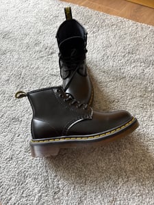 Bottes Dr. Martens 11822002 pour Uni Photo du client 1