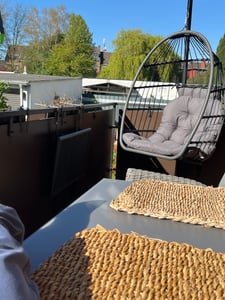 SONGMICS Houpací křeslo s rámem, skládací proutěné křeslo s nastavitelnou výškou, závěsná houpačka do zahrady nebo na balkon, polštář, bílá Fotografie od zákazníka č. 1