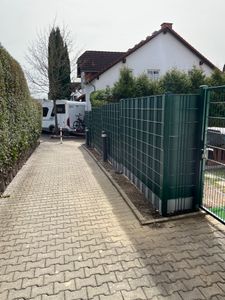5 x Streifen | Farbe = Fenstergrau | HART-PVC Sichtschutzstreifen | Zaunsichtschutz Sichtschutz für Doppelstabmatten Zaun | keine Folie Kunden-Foto 1