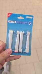 Sada 12 náhradních hlavic pro rovnátka Oral-B Interspace Fotografie od zákazníka č. 2