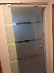 Mai & Mai Glasschiebetür komplettset Amalfi in 5-Milchglas Streifen, Griffart: Muschelgriff, BxH: 77,5x205cm, 15 mm Wandabstand, 8mm ESG-Sicherheitsglas Kunden-Foto 17