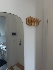 Umbra Picket Garderobenhaken Wandgarderobe, 5 Klapphaken, Walnuss Kunden-Foto 1