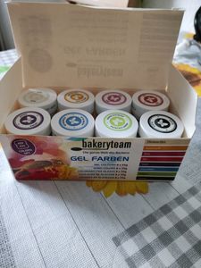 bakeryteam Lebensmittelfarben Set 8 x 35g + Fuchsia (315g) Kunden-Foto 1