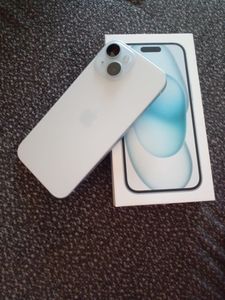 Apple iPhone 15 512GB Rosé Kunden-Foto 4