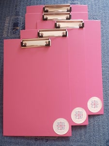 10 Stück DIN A4 Klemmbretter Schreibbrett Schreibunterlage Klemmmappe Schreibplatte Rot Kunden-Foto 1
