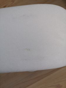 Bügelbrett mit Brust- & Ärmelpolster, lang, Holzsockel, 57×16×13 cm, ideal für Haushalt, Schneiderarbeiten & Reisen, Weiß Kunden-Foto 1