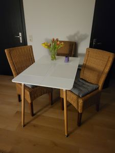 H.J WeDoo Table de salle à manger 110x70x73 cm, Table de cuisine pour 2-4 personnes, Table rectangulaire avec pieds en hêtre, Design moderne, Noir Photo du client 1