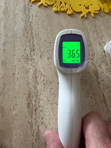 Infrarot Thermometer Digital Fieberthermometer Körperthermometer Berührungslose Kontaktlos Baby und Erwachsene Säuglinge Helligkeit Stirn LED Retoo Kunden-Foto 4