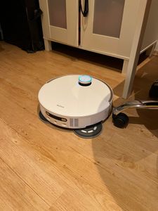MOVA V50 Ultra Complete Saug- und Wischroboter,Automatische Entleerungsfunktion,24000 Pa,Heißwasserreinigung,DuoSolution, FlexiRise Navigation,Weiß Kunden-Foto 3
