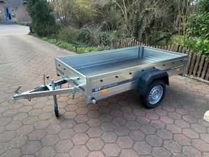 Gartenanhänger 230 Kipp Mit Stützrad, H-1100 Rahmen Und Blauer Abdeckung Kunden-Foto 1