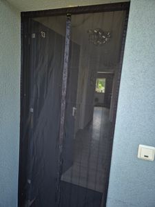 Sekey 70x200cm Magnet Fliegengitter Tür Vorhang für Holz, Eisen, Aluminium Türen und Balkon. Einfache Installation Schwarz Kunden-Foto 2