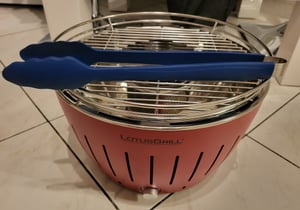 LotusGrill Starter-Set Classic 1x Grill Feuerrot mit USB-Anschluß Kunden-Foto 1