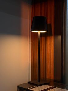 2er Tischlampe Kabellos, LED Tischleuchte, Dimmbar Touch Akku Tischleuchte Kabellos mit USB Ladestation, Warmweiß Tischlampe, IP54, Schwarz Kunden-Foto 1