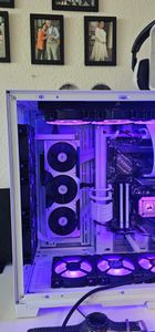MSI GeForce RTX 5070 Ti 16G GAMING TRIO OC WHITE, GeForce RTX 5070 Ti, 16 GB, GDDR7, 256 Bit, 7680 x 4320 Pixel, PCI Express 5.0 Kunden-Foto 1