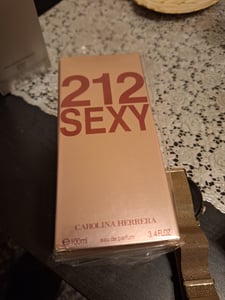 Carolina Herrera 212 Sexy Eau De Parfum Spray 100ml Photo du client 1