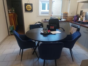 Tribesigns Table de salle à manger ronde pour 120 cm, table de cuisine moderne, petite table de salle à manger pour salle à manger, salon, blanche (table seule) Photo du client 2