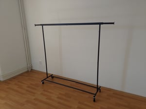 SONGMICS Kleiderständer auf Rollen, Garderobenständer, Kleiderstange ausziehbar, bis 150 kg belastbar Kunden-Foto 2