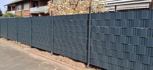 LZQ 70m x 19cm PVC Sichtschutzstreifen Sichtschutzfolie Doppelstabmatten mit 30 Befestigungsclips Sichtschutzmatte Anthrazit Kunden-Foto 4