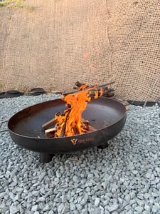 BBQ-Toro Edelstahl Feuerschale Ø 80 cm, Silber, Outdoor Dreibein Feuerstelle für Garten und Terrasse Kunden-Foto 1