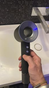 Secador de pelo Dyson HD08, color  níquel, secado rápido, tecnología iónica Foto del cliente 1